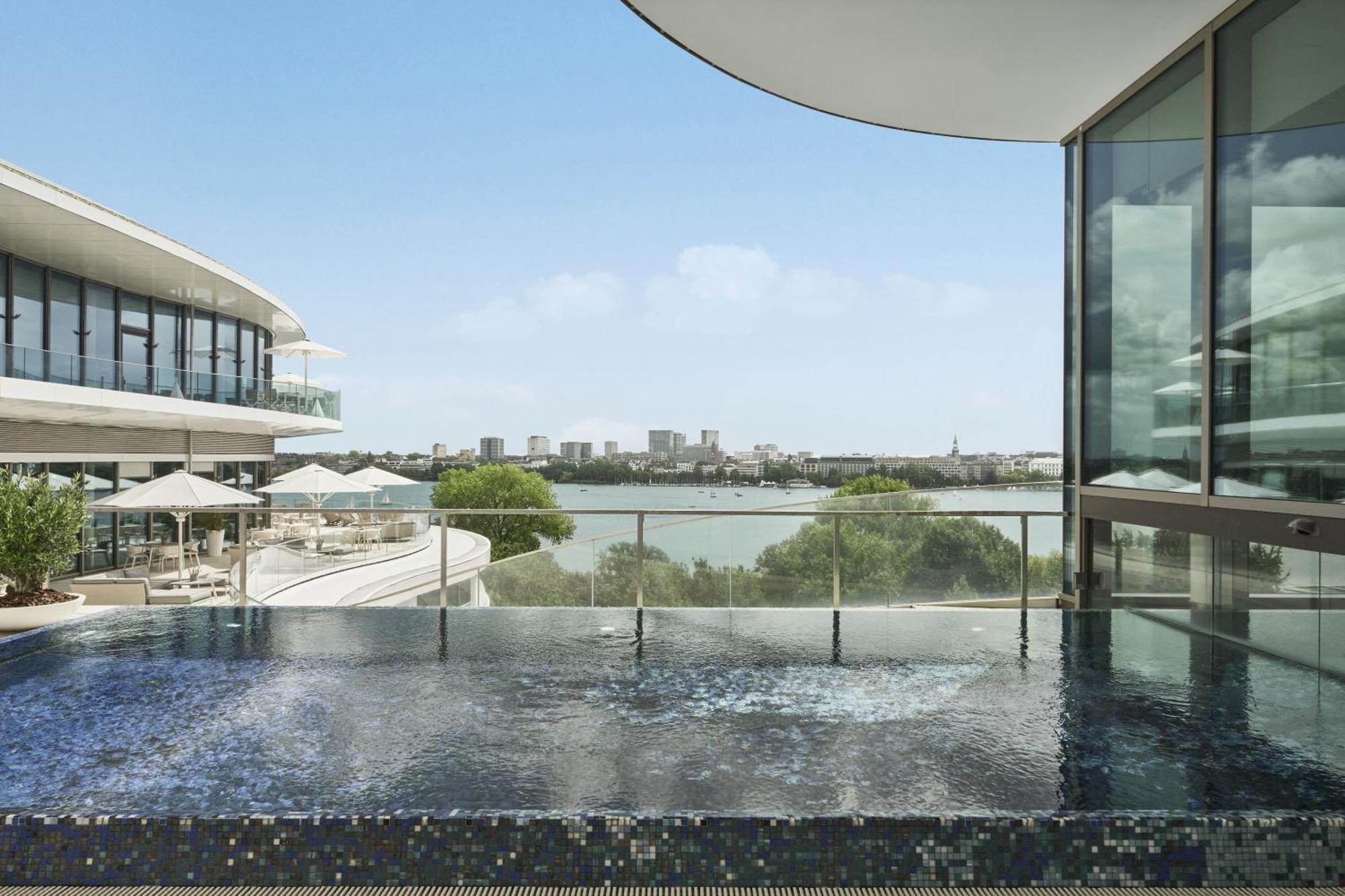 The Fontenay המבורג מראה חיצוני תמונה The pool at the W Brisbane